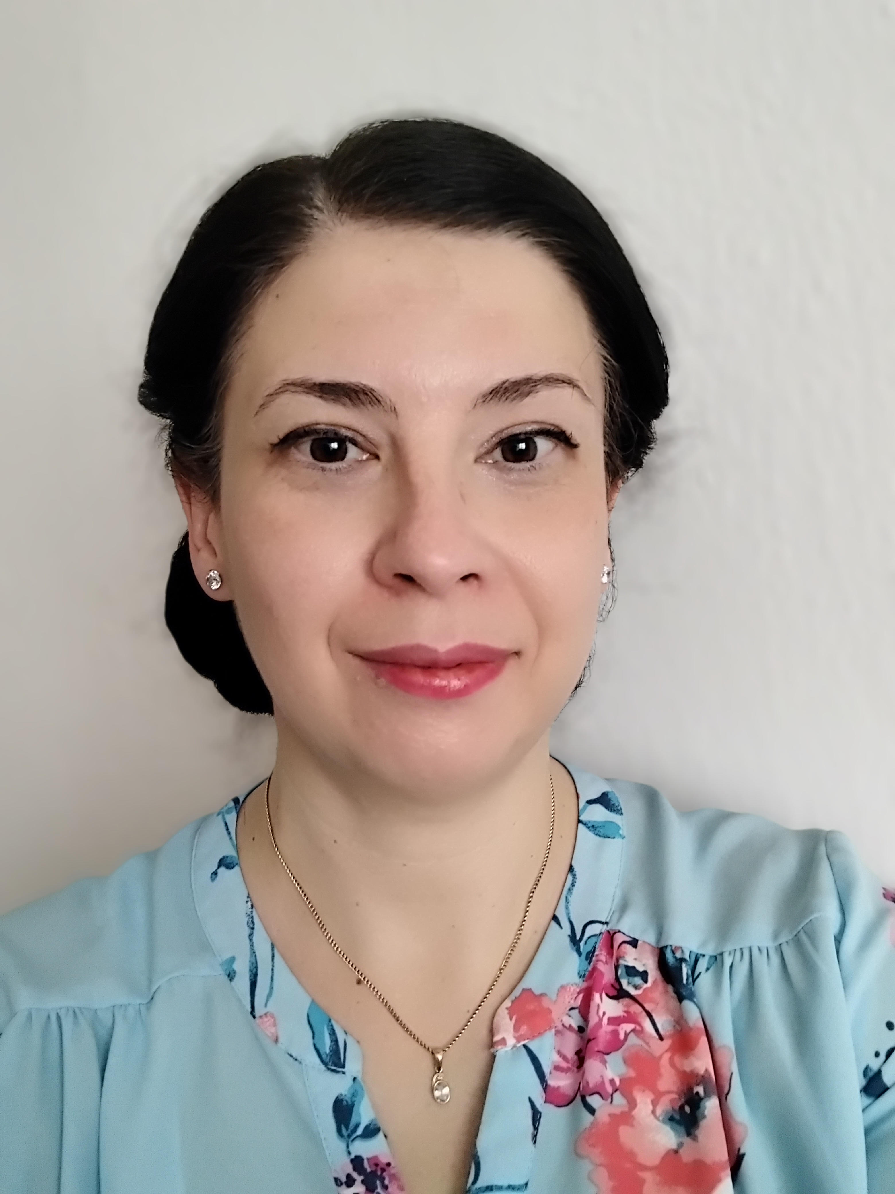 Tausz Olga Mária